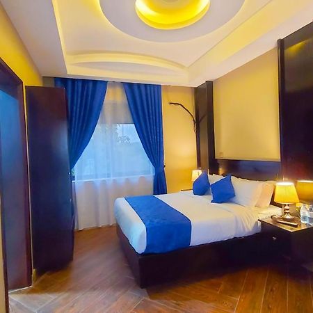 Golden Castle Hotel Hoima Luaran gambar