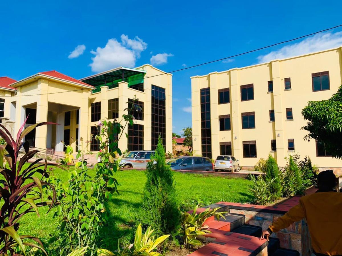 Golden Castle Hotel Hoima Luaran gambar