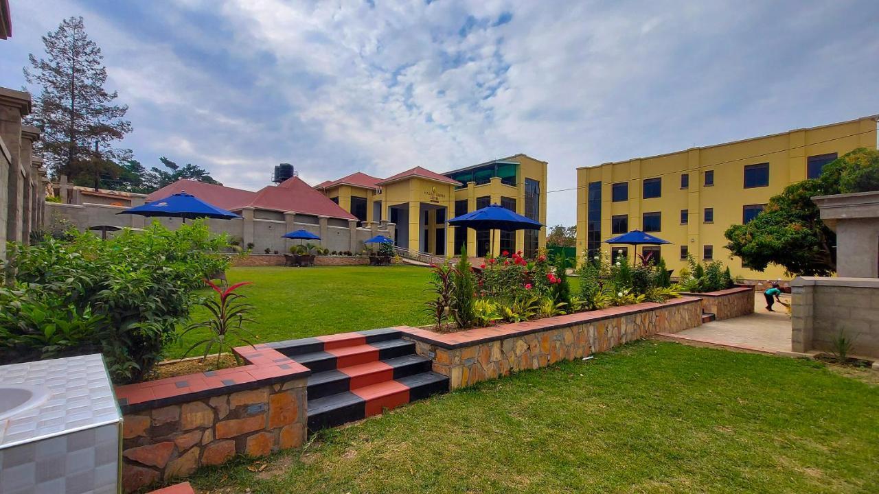 Golden Castle Hotel Hoima Luaran gambar