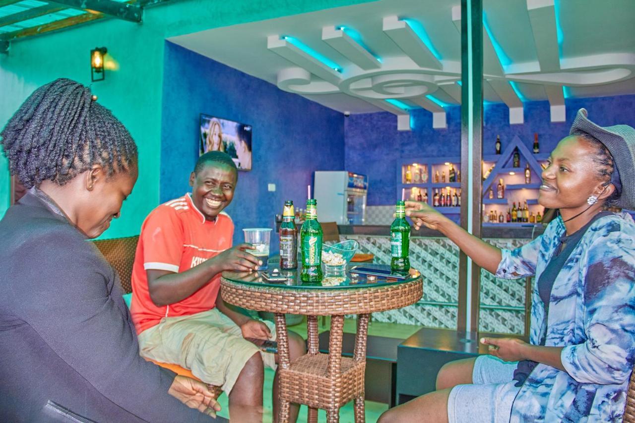 Golden Castle Hotel Hoima Luaran gambar