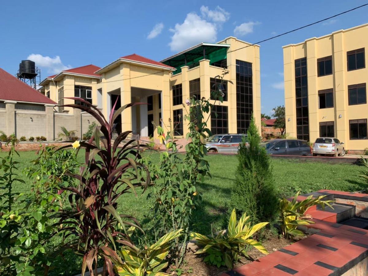 Golden Castle Hotel Hoima Luaran gambar