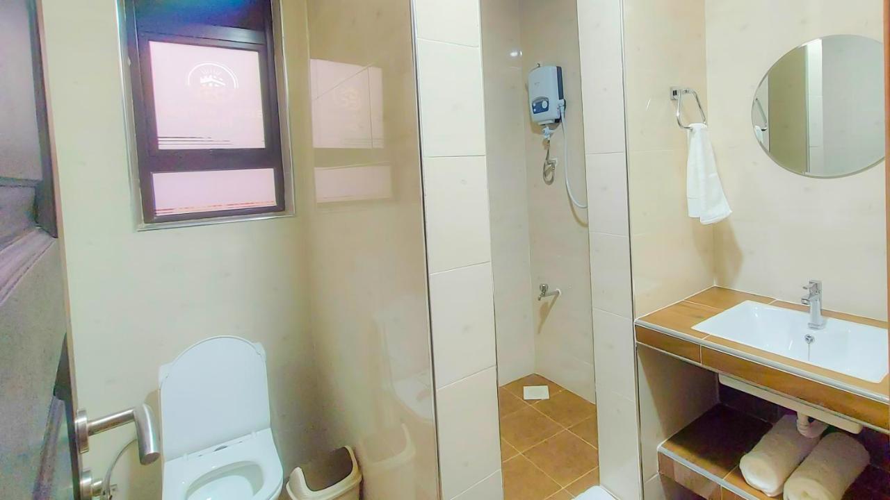 Golden Castle Hotel Hoima Luaran gambar